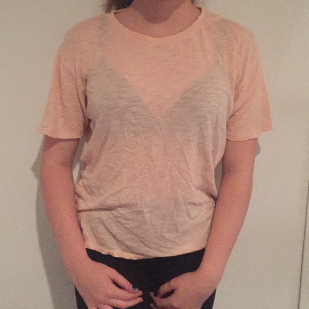 pink t shirt